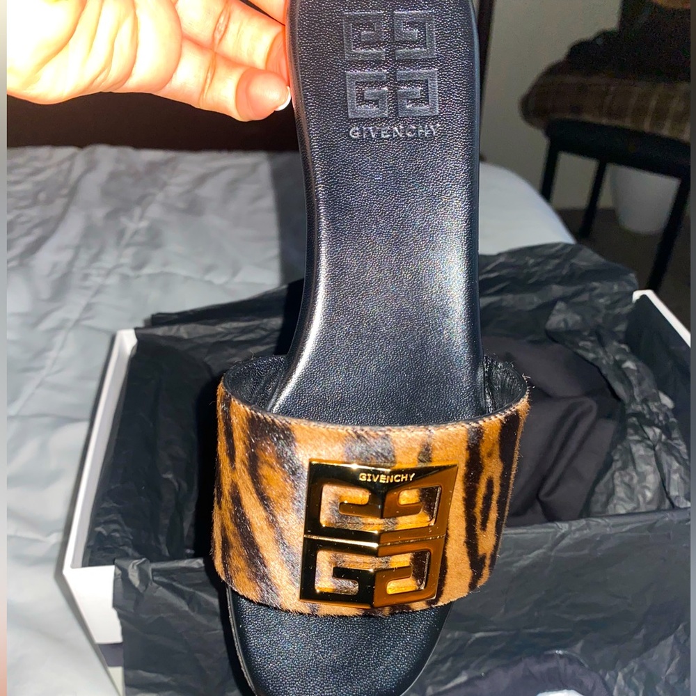 Givenchy New size 6